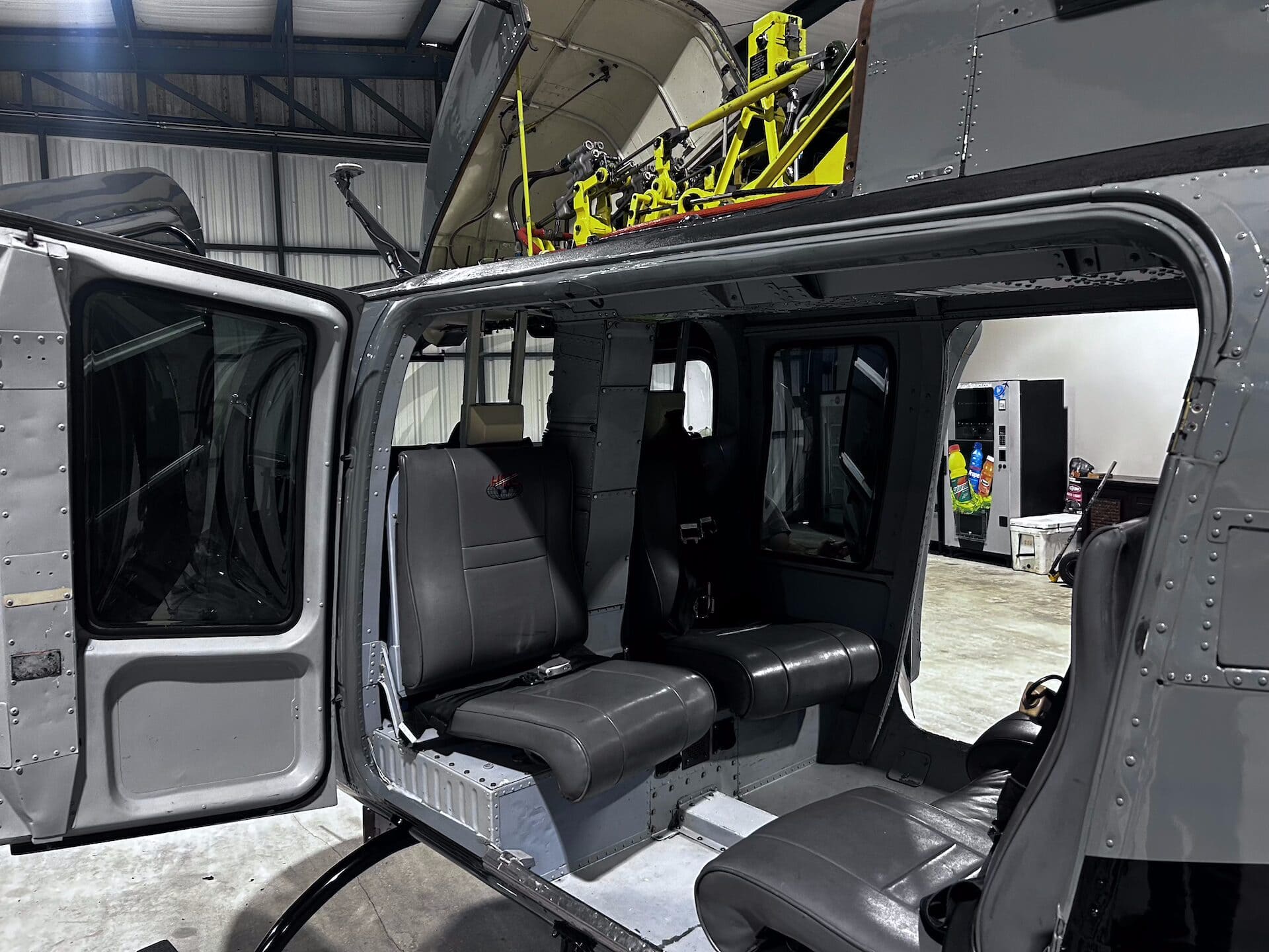 1979 Bell 206L1-C30P, photo 3