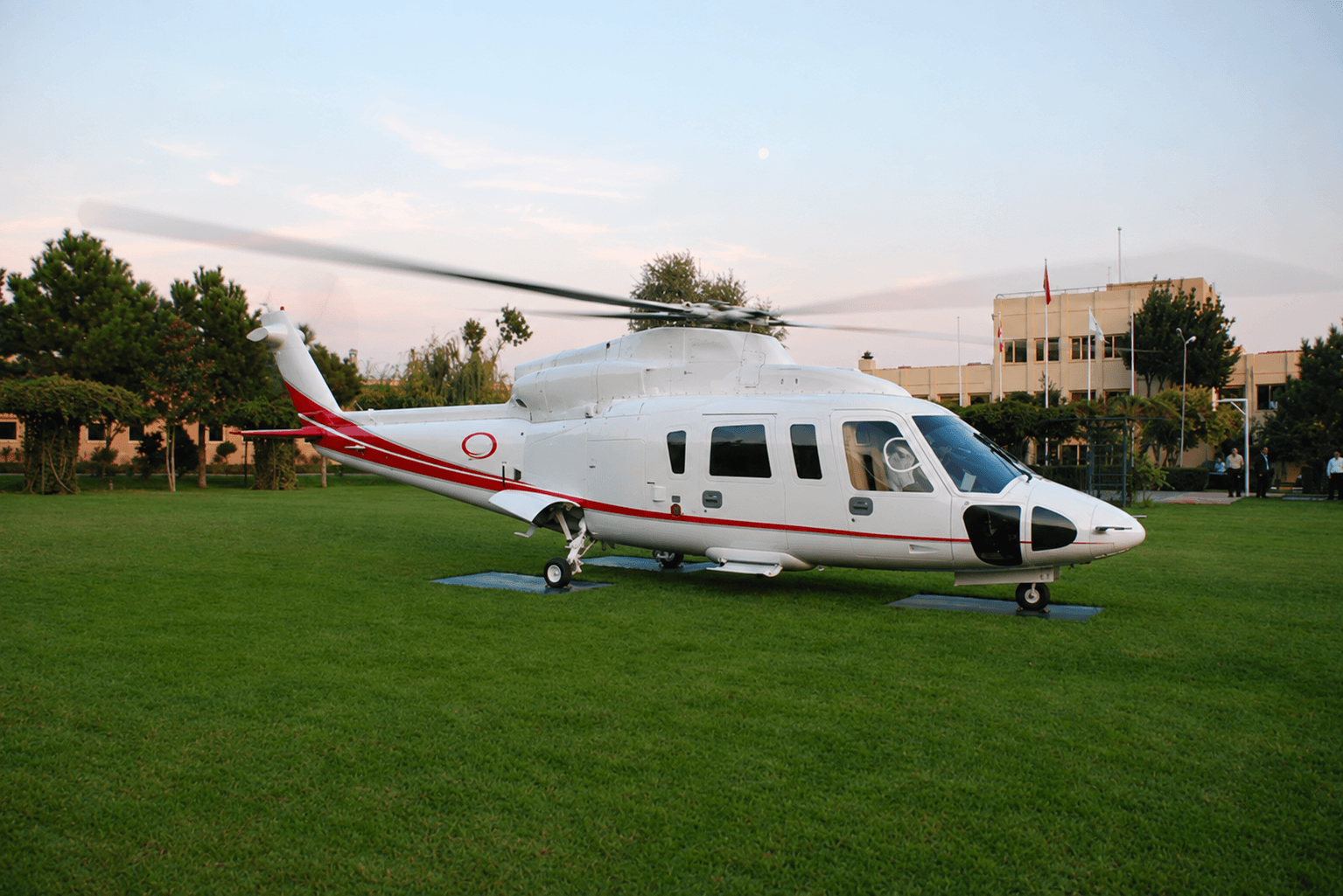 2008 Sikorsky S76C, photo 2