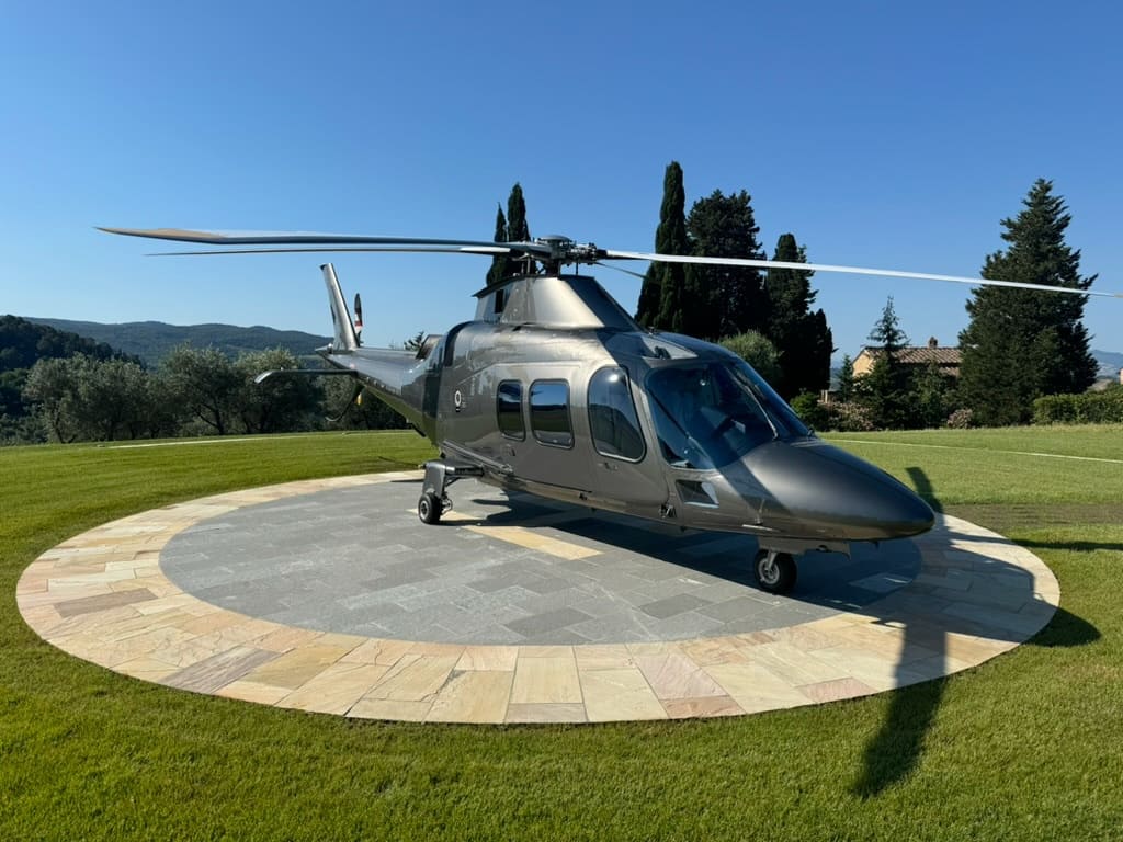 2009 Leonardo AW109S, photo 1